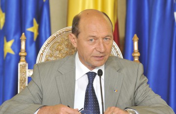 Băsescu a semnat decretul de numire în funcţie a noilor miniştri